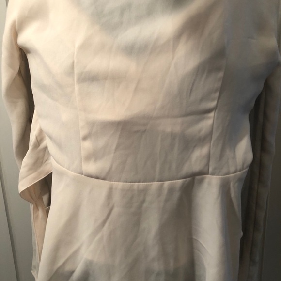 Women wrap front cream blouse, flared bottom, forever 21 contemporary brand XS - Picture 6 of 6